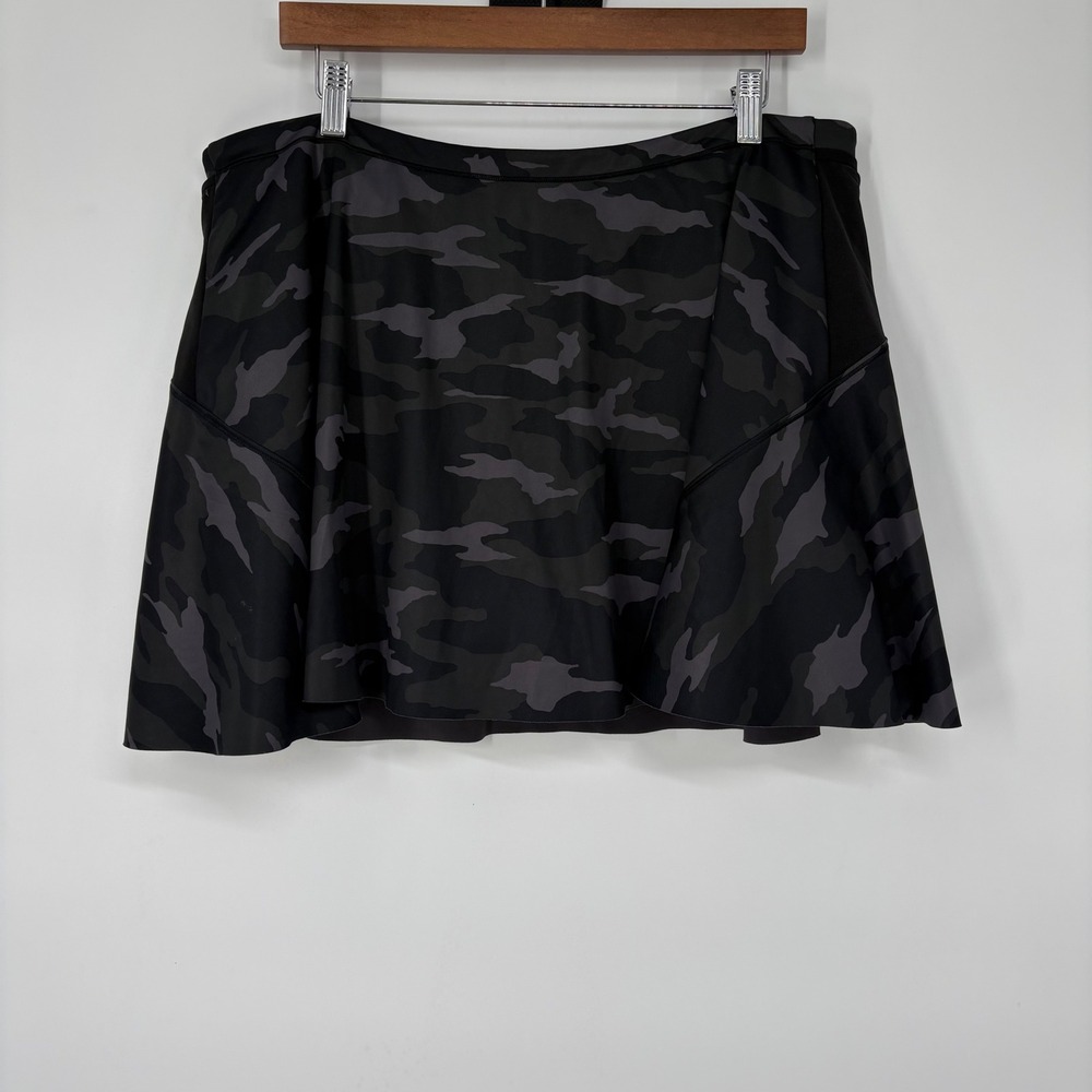 Athleta Match Point Printed Skort XL Camo Supersonic Stretch Tennis Golf Skirt